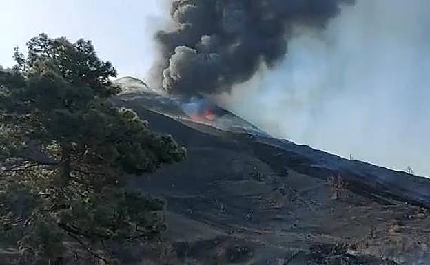 Vídeo. Así arranca el domingo el volcán de La Palma