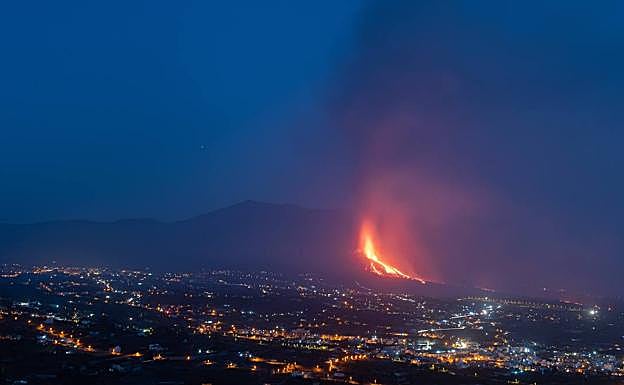 Imagen del proceso eruptivo. 