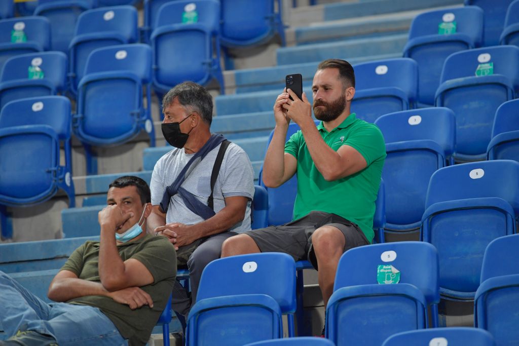 Fotos: Fútbol y música en Gran Canaria en solidaridad con La Palma