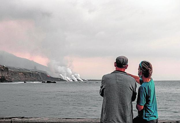 Una agencia tinerfeña ofrece viajes relámpago para ver el volcán 