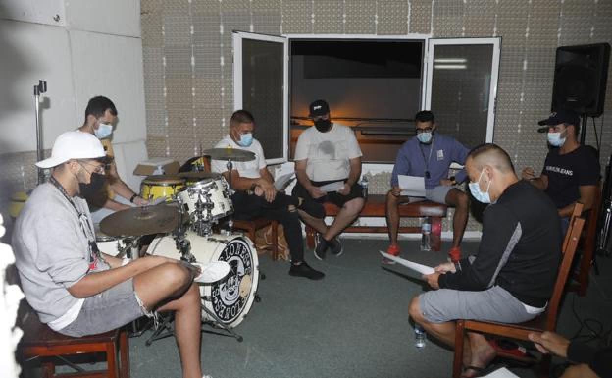 Ensayo el jueves de Los Simplones. 