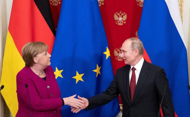 La aún canciller alemana, Angela Merkel, y el presidente ruso, Vladimir Putin,este verano en Moscú. 