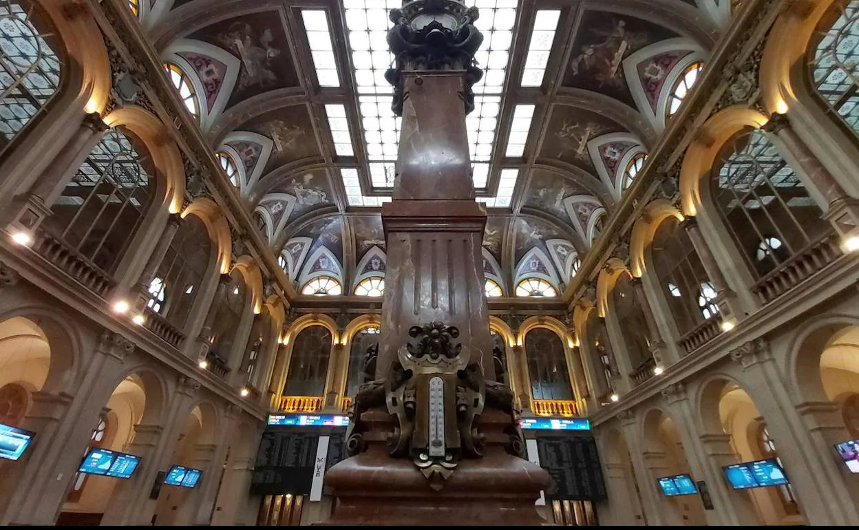 Interior de la Bolsa de Madrid. 