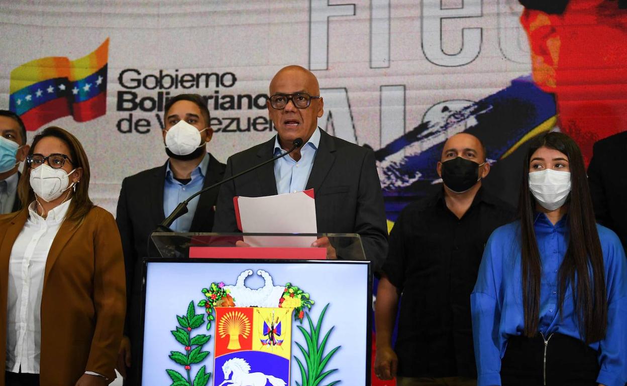 El presidente de la Asamblea Nacional de Venezuela, Jorge Rodríguez, al anunciar el fin de las negociaciones con la oposición.
