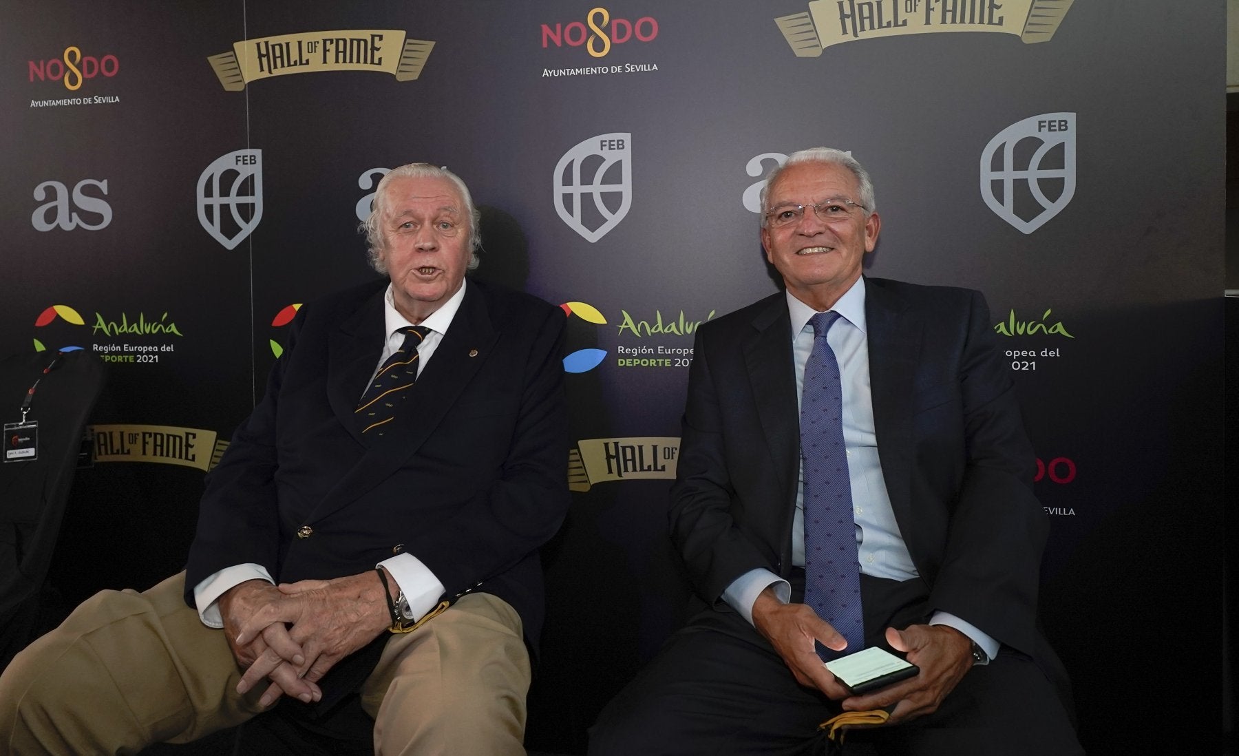 Betancor, junto a Emiliano Rodríguez, leyenda del baloncesto español. 