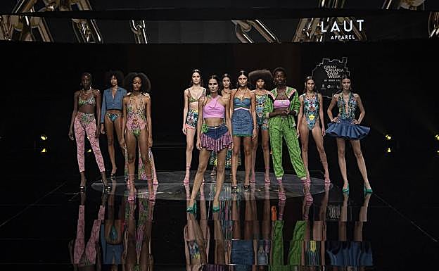 Uno de los desfiles de Moda Cálida