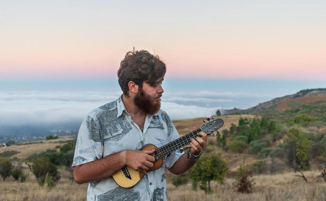 El timplista Hirahi Afonso abre la jornada del domingo. 