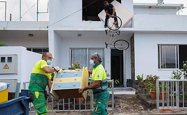Ascienden a 1.071 los trabajadores cubiertos por los ERTE de La Palma