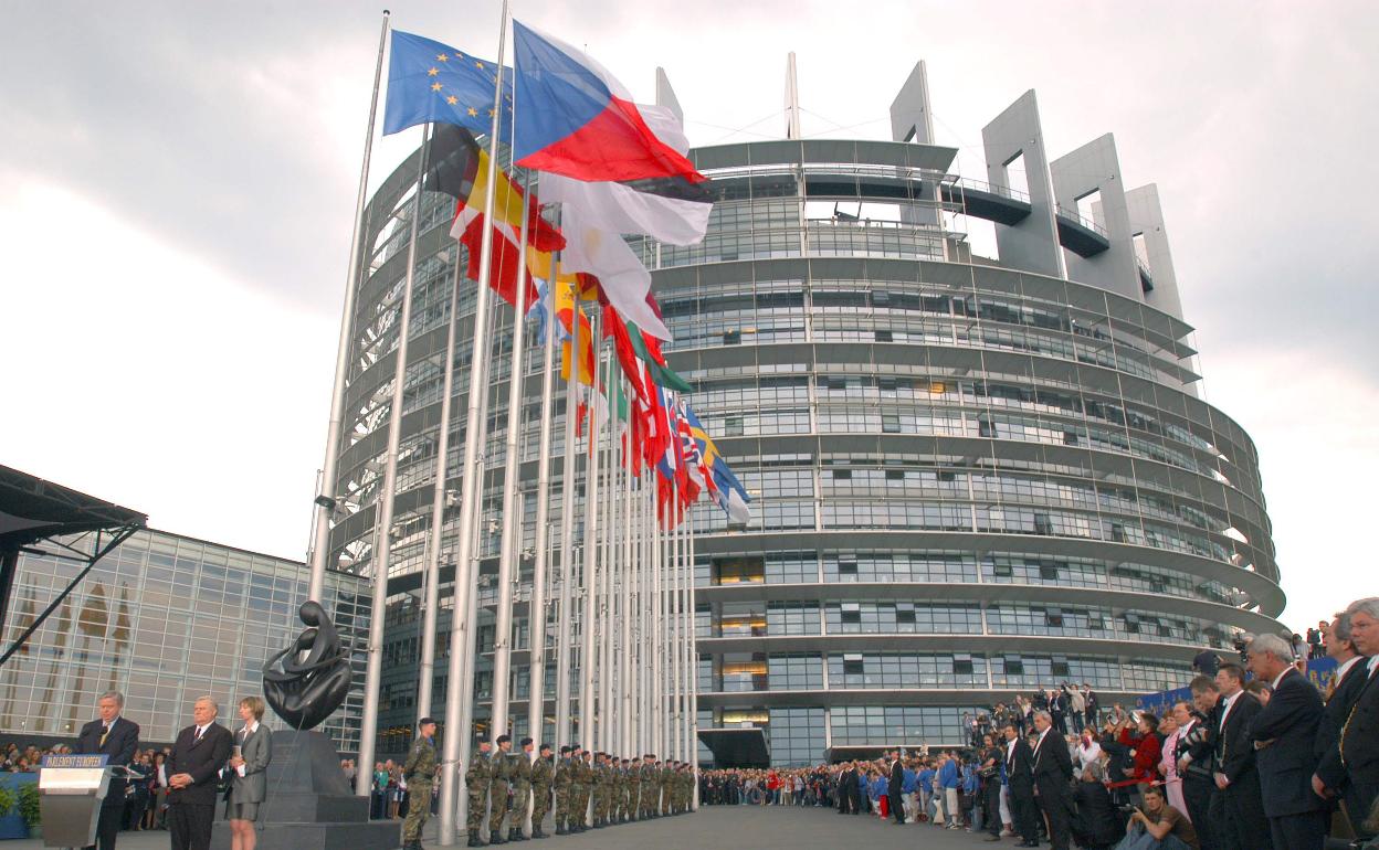 Vista exterior de la sede del Parlamento Europeo.
