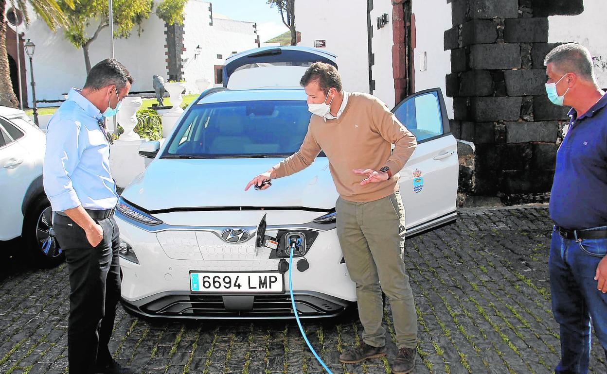 Las administraciones empiezan a dar ejemplo en el uso de coches eléctricos. 