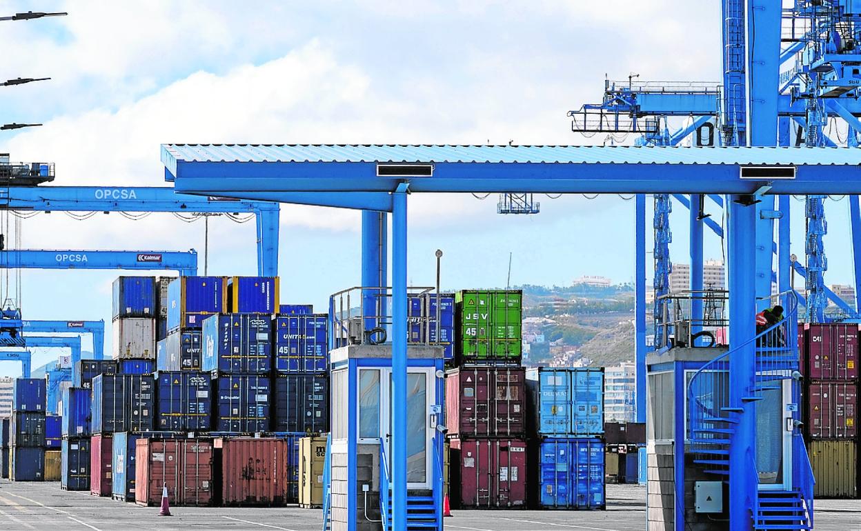 Imagen de la terminal de contenedores de Opcsa, en la capital grancanaria. 