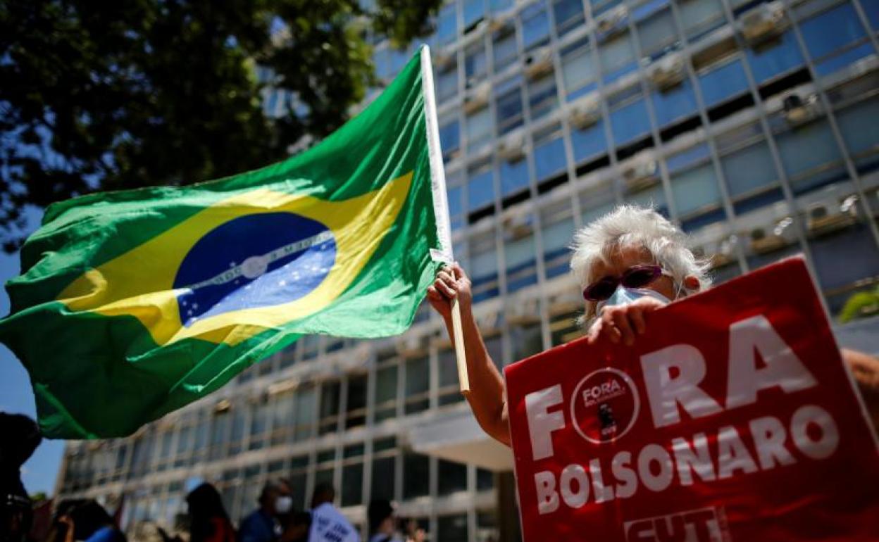 El presidente de Brasil, Jair Bolsonaro, llega este viernes a Roma para participar en la cumbre del G20.