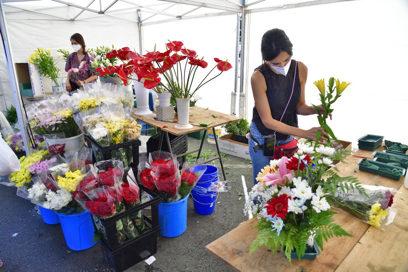 Los puestos de flores tuvieron una gran actividad. 