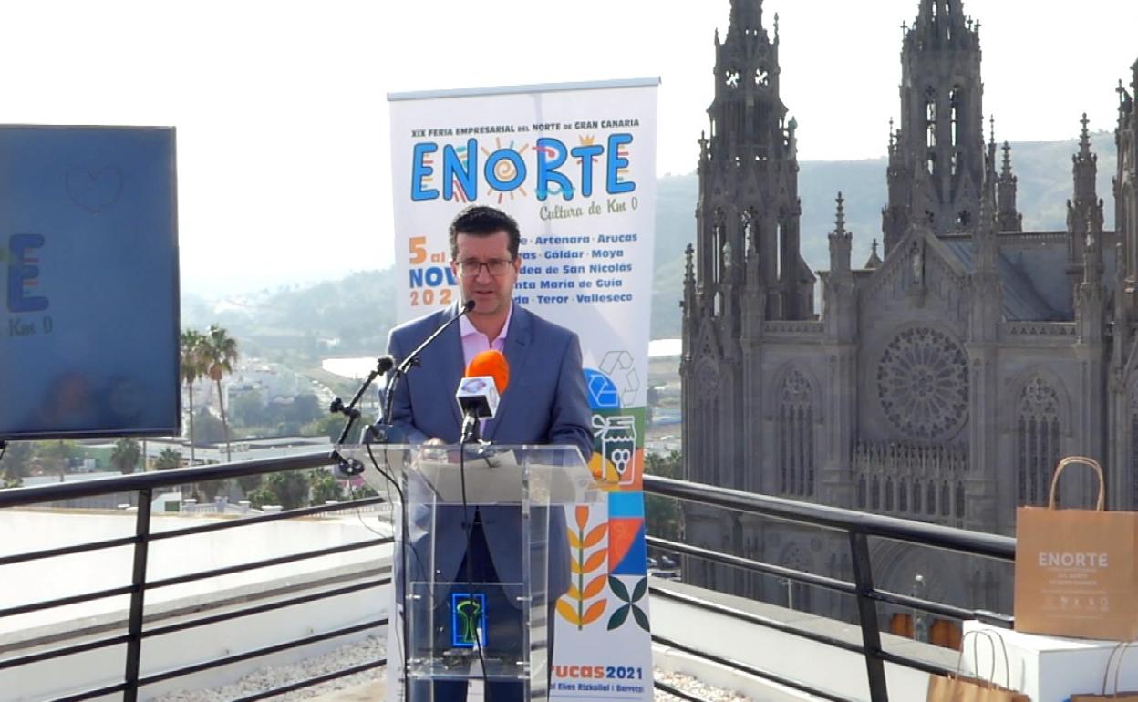 El alcalde de Arucas, Juan Jesús Facundo, durante la presentación de Enorte. 