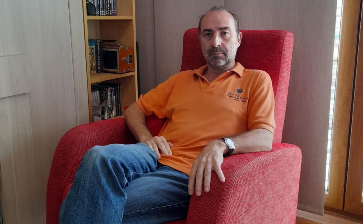 Juan José Manzano es enfermero y trabajaba en La Candelaria. 