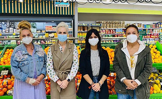 HiperDino realiza una segunda entrega de las donaciones de clientes para La Palma