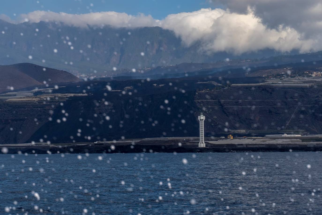 Fotos: Llegada del Buque de Asalto Anfibio «Castilla» a La Palma