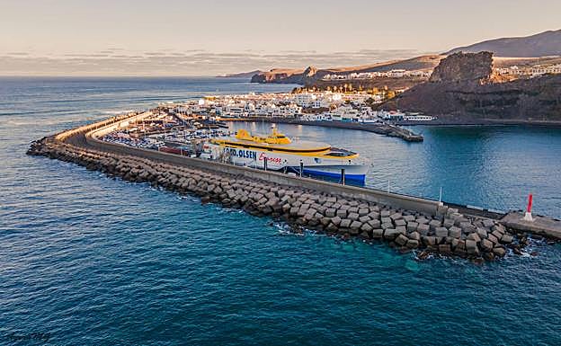 Fred. Olsen celebra este fin de semana jornadas de puertas abiertas de su nuevo trimarán 'Bañaderos Express'