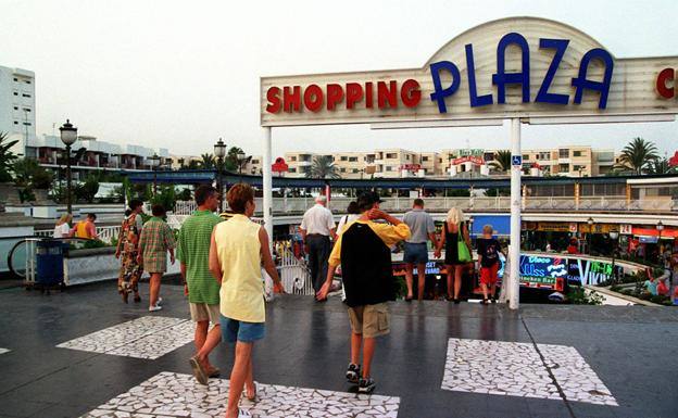 Vídeo: así fue la pelea en Playa del Inglés