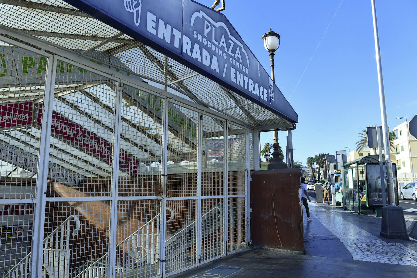 Fotos: Pelea entre jóvenes en el Centro Comercial Plaza en Playa del Inglés