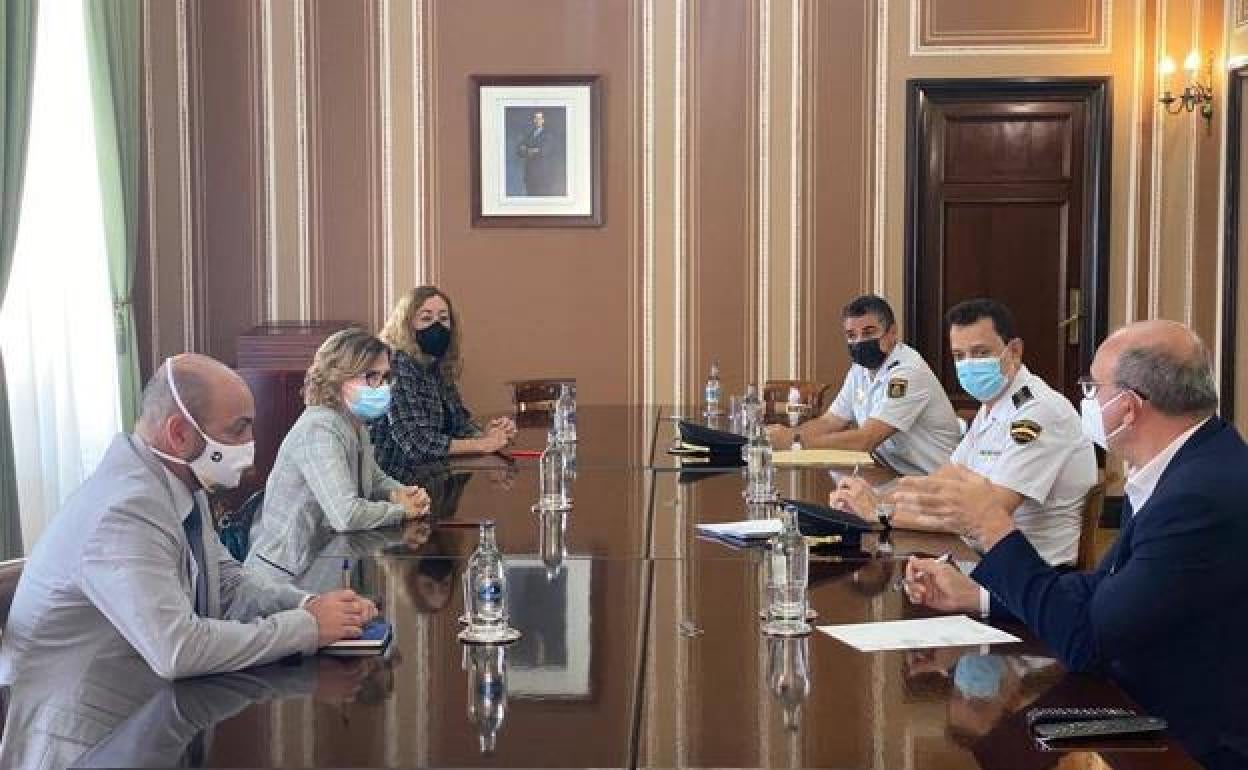 Un momento de la reunión en la Delegación del Gobierno de España en Canarias. 