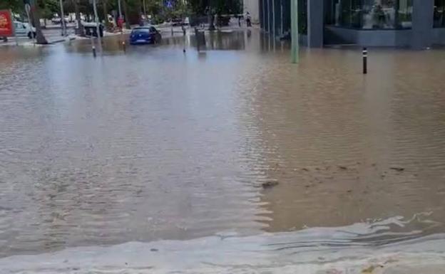 La rotura de una tubería deja sin agua al Puerto y la zona baja de La Isleta 