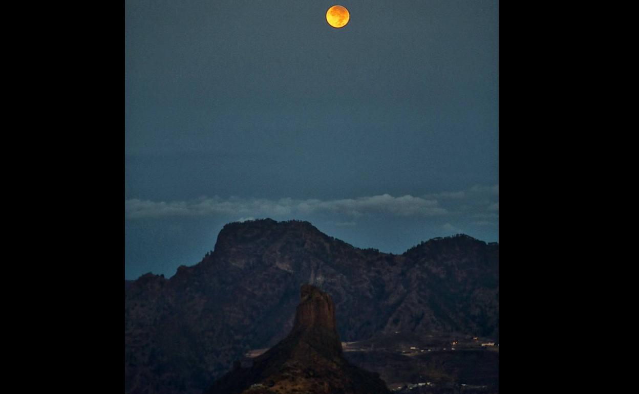 Así se vio el eclipse parcial de Luna en Gran Canaria 