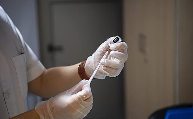 La vacunación es clave para frenar el avance de la pandemia. 