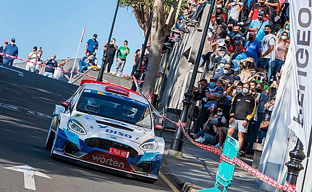 Imagen principal - Lukyanuk y Arnautov reinan en Gran Canaria