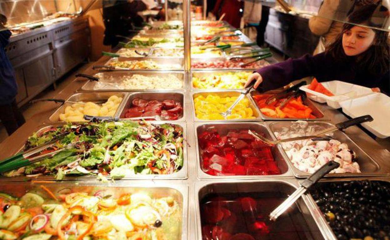 Le impiden entrar a un bufé porque come demasiado