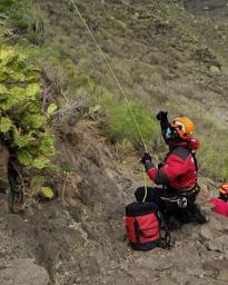 Imagen secundaria 2 - Rescatan a un senderista herido tras sufrir una caída en Tenerife
