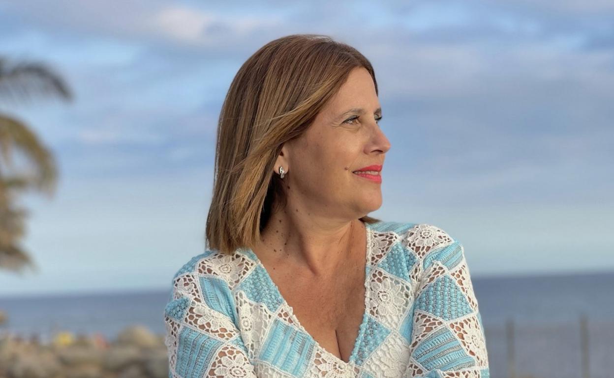 Gloria Oliva ha logrado el Premio Internacional de Poesía Tomás Morales . 