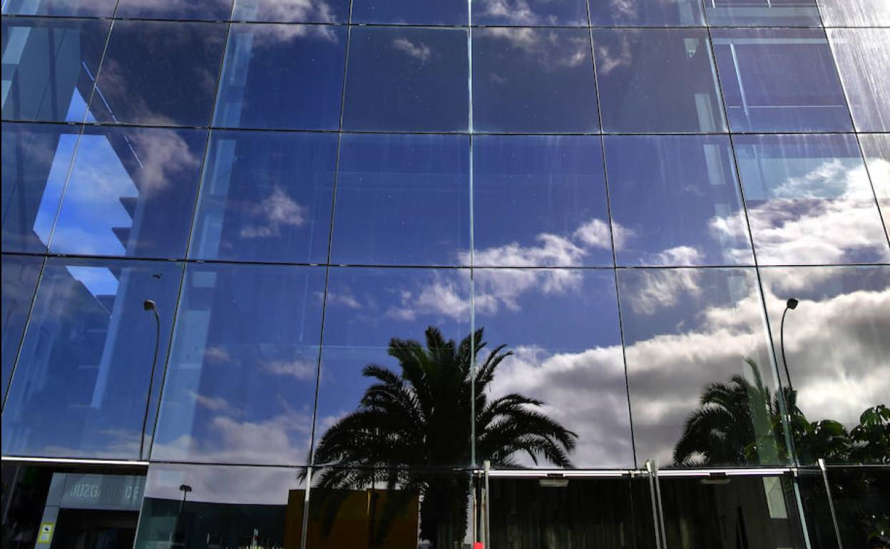 Imagen de los exteriores de la Ciudad de la Justicia de la capital grancanaria. 