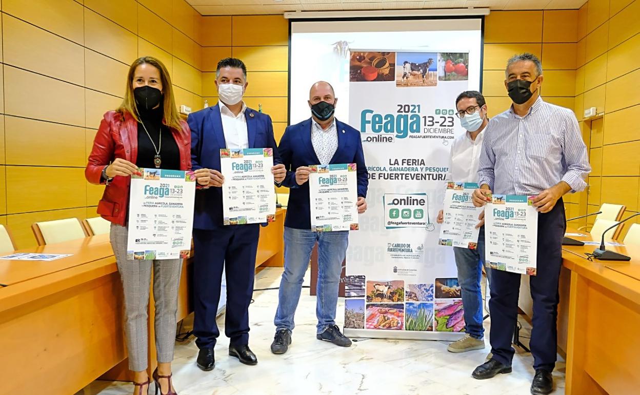 Lola García, Taishet Fuentes, Sergio Lloret, David de Vera y Claudio Gutiérrez, en el acto de presentación. 