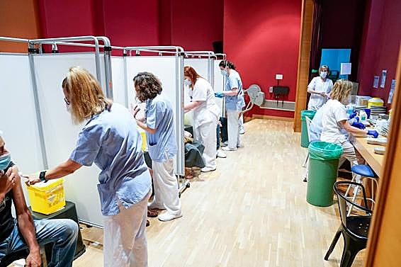 Canarias suma 243 contagios y dos muertes en las últimas 24 horas