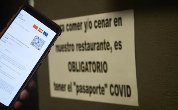Imagen de un local en Navarra, donde empezó a implementarse el certificado covid a finales de noviembre. 