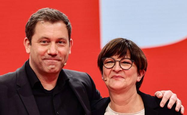 El SPD elige a Lars Klingbeil y Saskia Esken como presidentes del partido