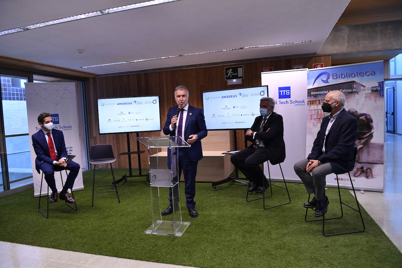 Fotos: Inauguración del primer espacio formativo del Travel Tech School de Amadeus en la ULPGC