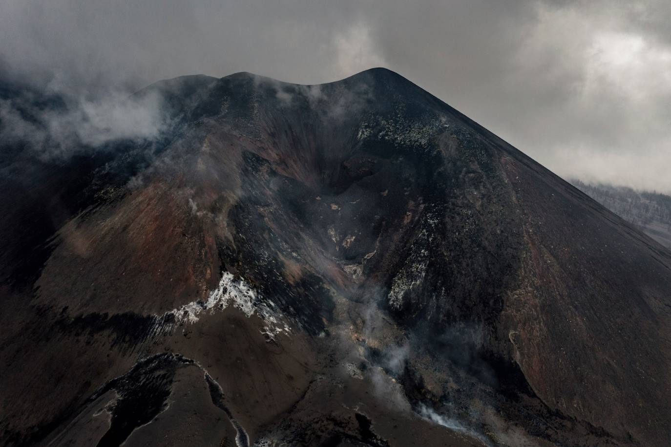 Fotos: Así se ve el volcán tras casi parar su actividad este martes.