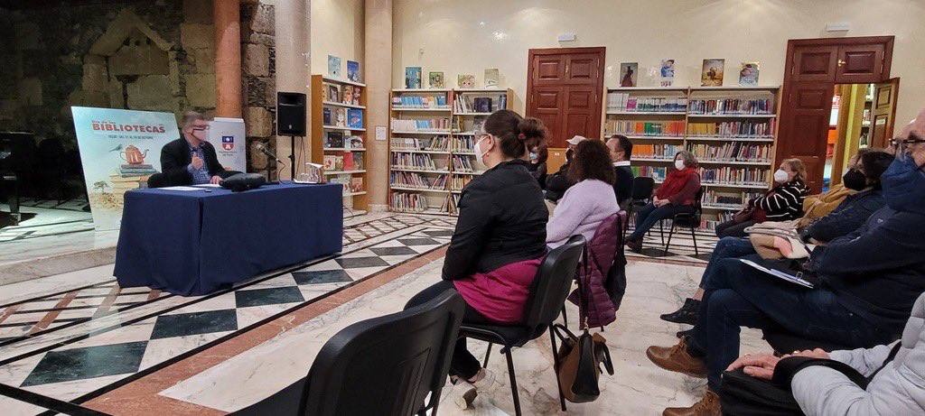 Conferencia reciente del cronista en la biblioteca de Arnao. 