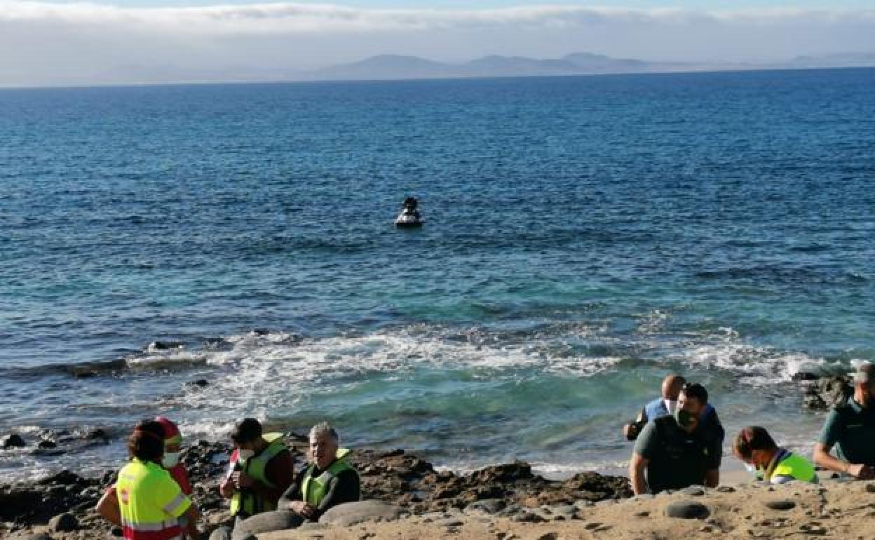 Un momento del rescate del fallecido. 