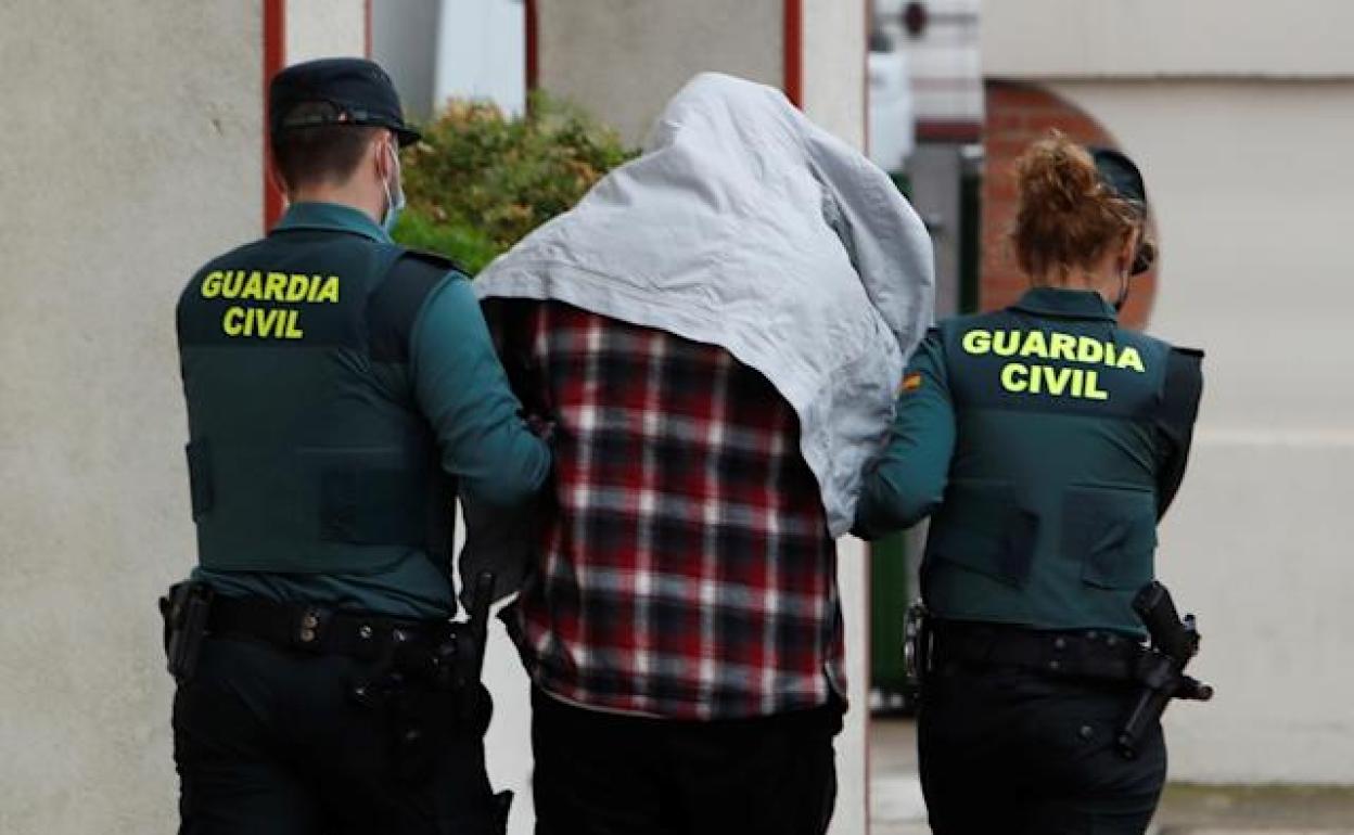 Imagen del detenido como presunto autor del homicidio de un niño de 9 años en Lardero (La Rioja). 