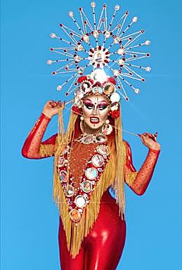 Vulcano con el diseño inspirado en la recordada Cristina Ortíz, La Veneno que lució en Drag Race España 