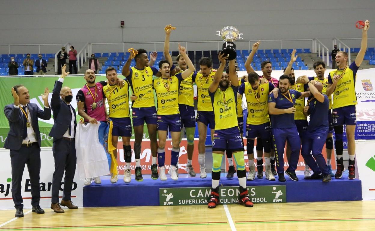 El 24 de abril, el CV Guaguas firmaba el doblete logrando el título de Superliga en Almería.