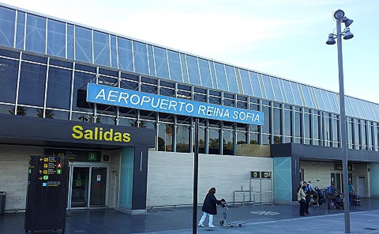 Robaban carteras en las afueras del aeropuerto Tenerife Sur