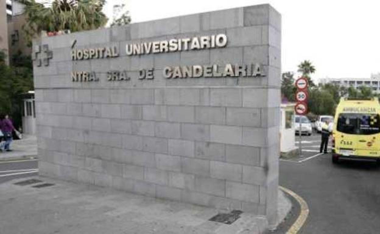 Foto de archivo del acceso al hospital universitario. 