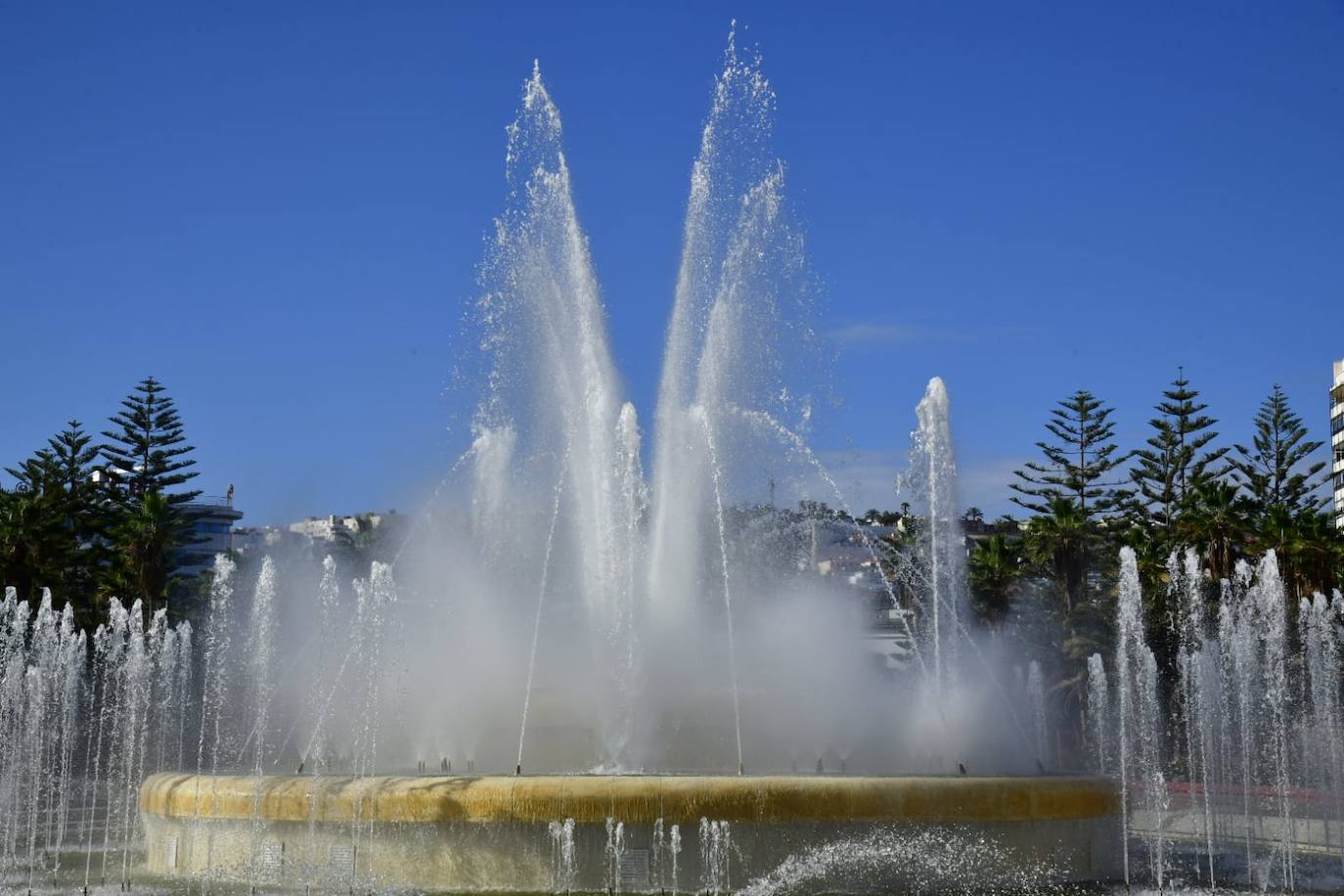 Fotos: La Fuente Luminosa de Las Palmas de Gran Canaria se pone guapa