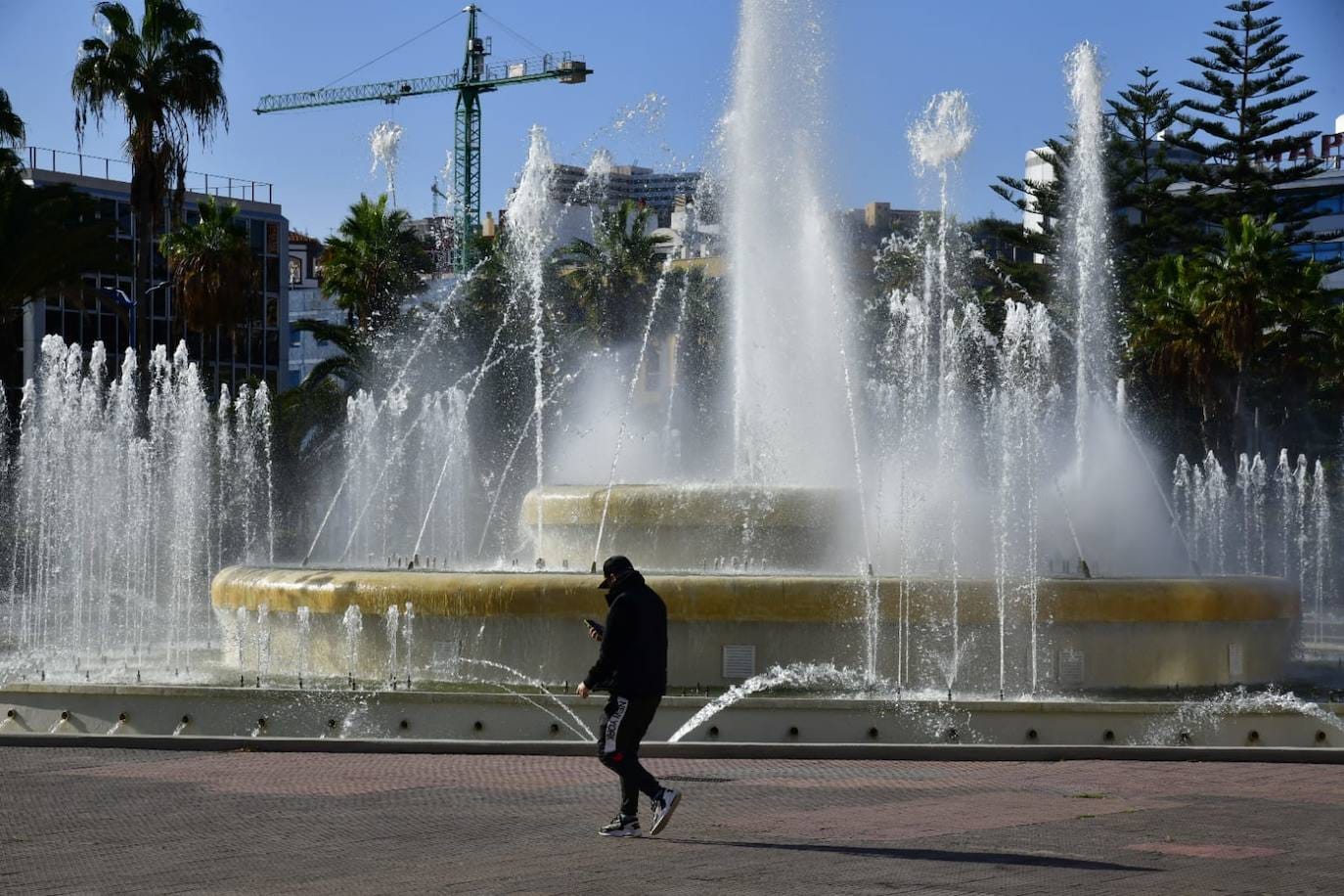 Fotos: La Fuente Luminosa de Las Palmas de Gran Canaria se pone guapa