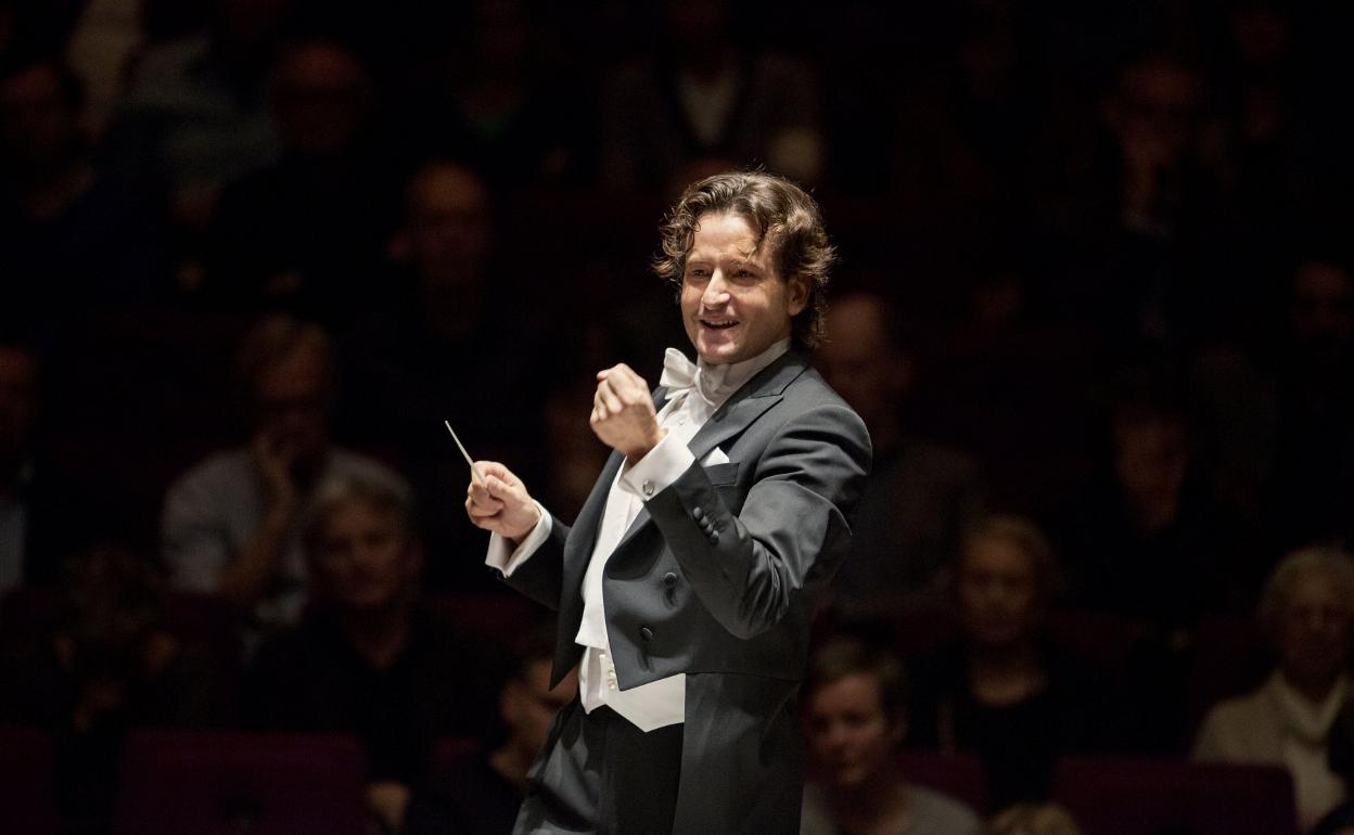 El director Gustavo Gimeno. 