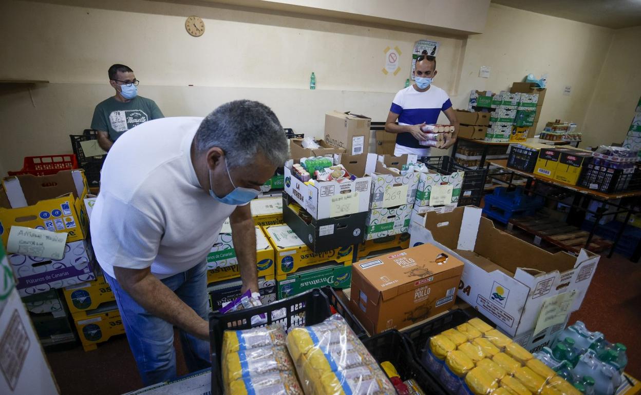 El reparto de alimentos que hacía Cofiris en Zárate fue interrumpido el año pasado por el Ayuntamiento. 